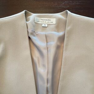 Tahari Women's Gray Jacket